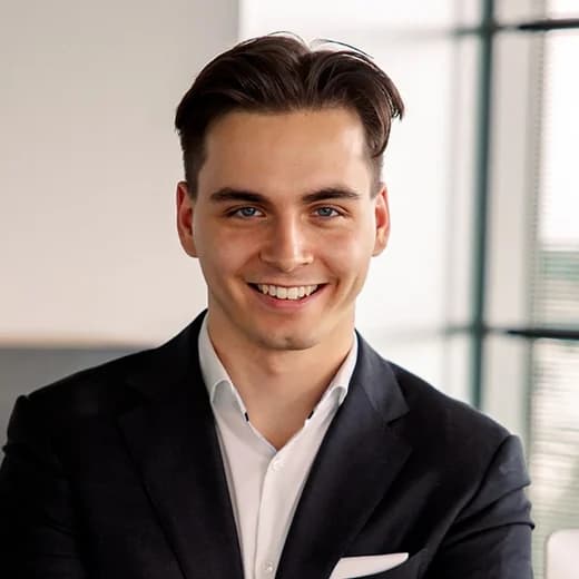 Dr. Bernhard Schulz